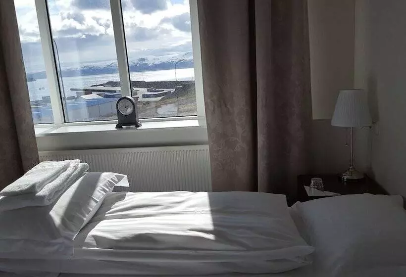 هتل Húsavík Cape