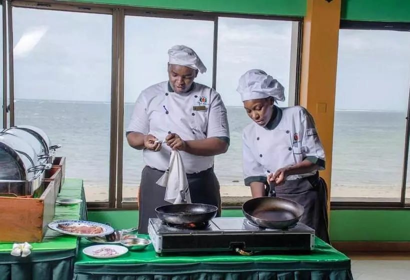 هتل Jumuia Conference & Beach Resort