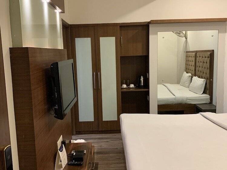 هتل Mohan Continental