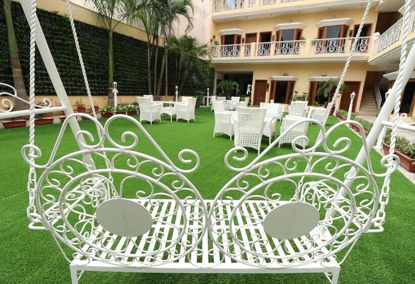 هتل Mohan Continental