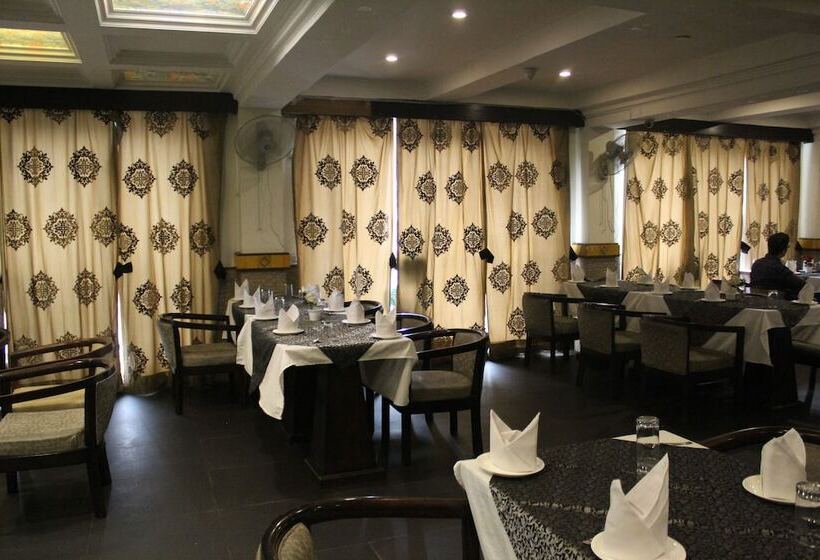 هتل Mohan Continental