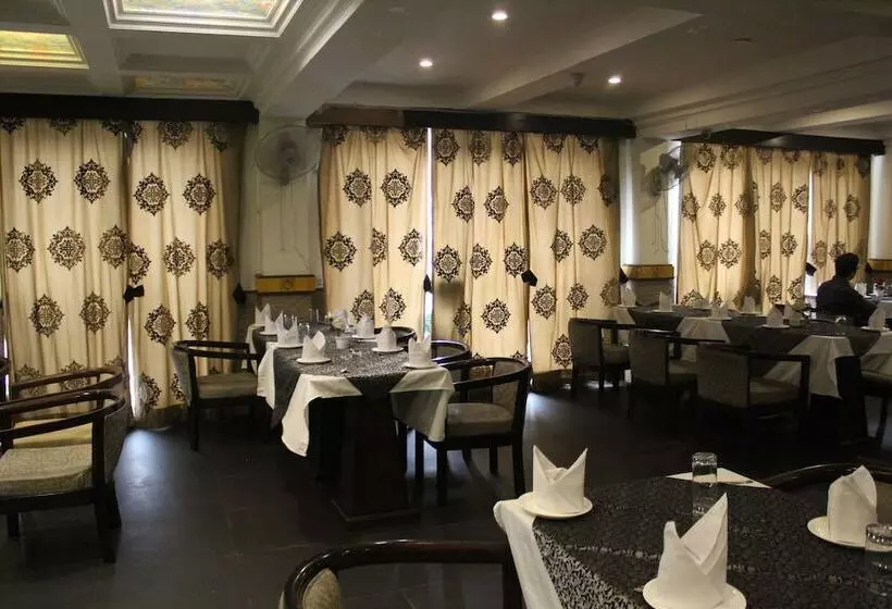 ホテル Mohan Continental