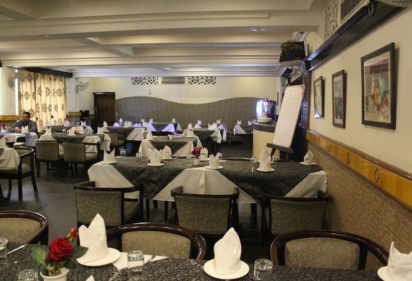 هتل Mohan Continental