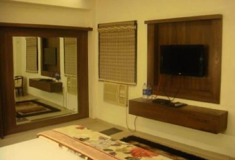 هتل Mohan Continental