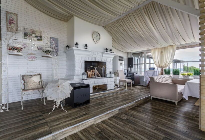 فندق Victoria Plaza