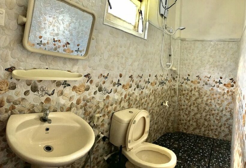 بنسيون Nuwara Eliya Redrock Guest