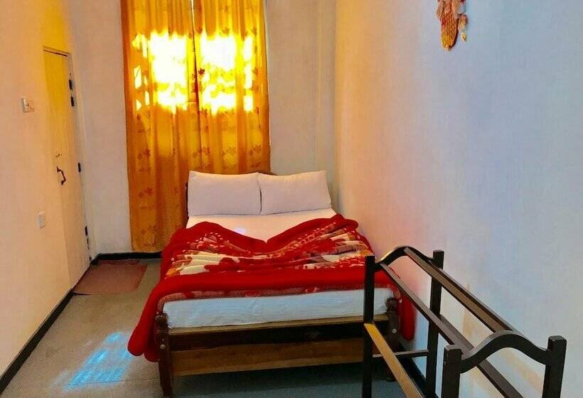 بنسيون Nuwara Eliya Redrock Guest