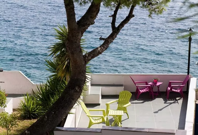 Wavedance Accommodation