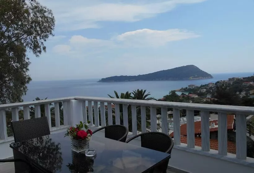 Hotelli Kinira Beach