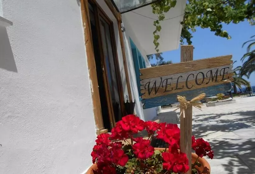 Hotelli Kinira Beach