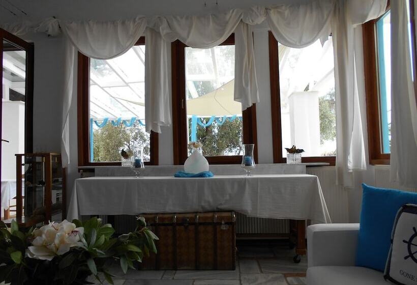 فندق Kinira Beach