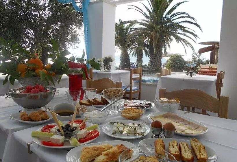 Hotelli Kinira Beach