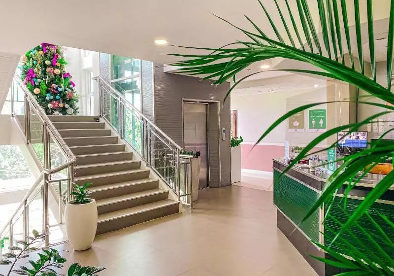 ホテル Metro Pines Inn