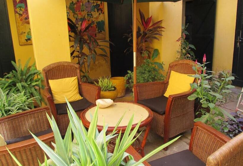 پانسیون Chez Eric