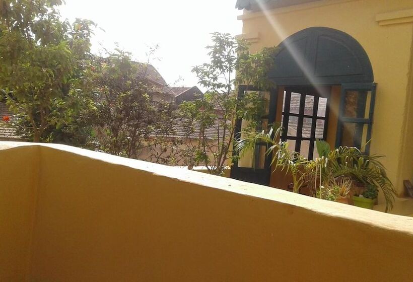 پانسیون Chez Eric