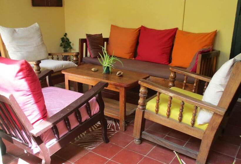 پانسیون Chez Eric