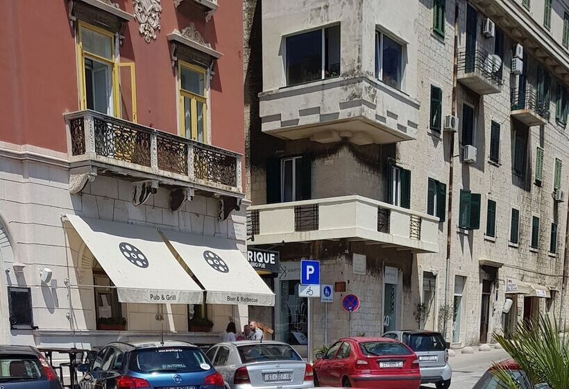 Pensiune Riva Luxury Rooms