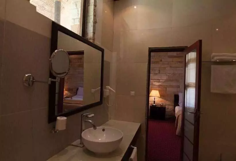 Adulala Resort & Spa