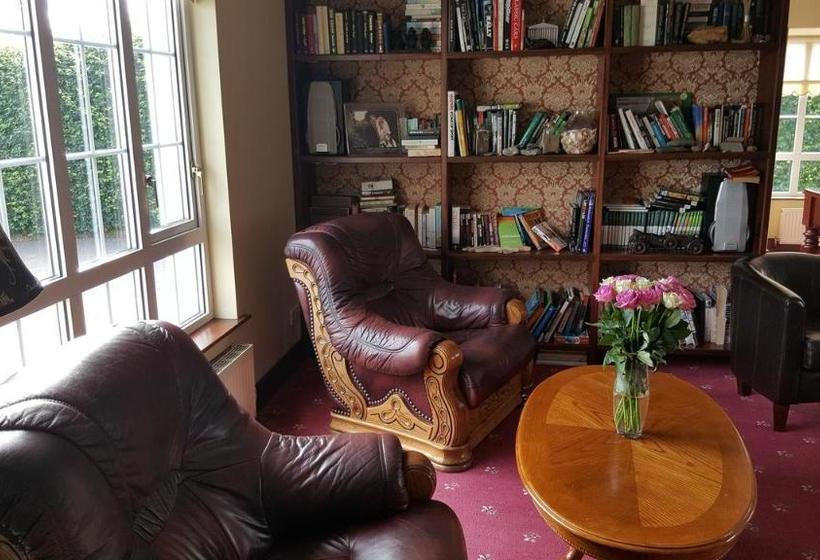 مبيت وإفطار Dergfield House