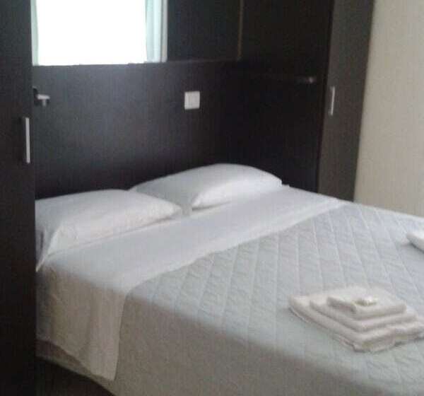 בית מלון כפרי Astor