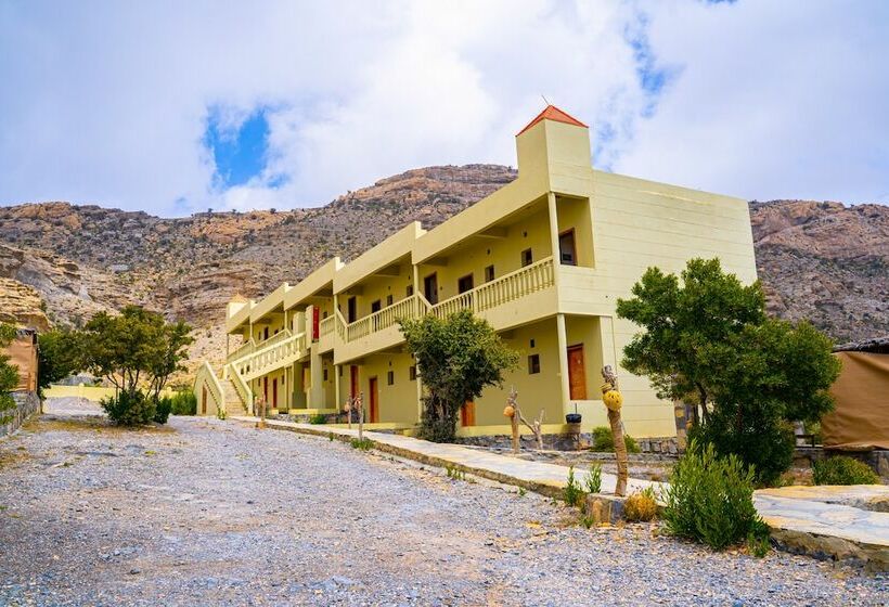 هتل Hoota Guest House