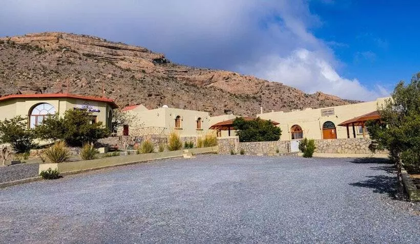هتل Hoota Guest House