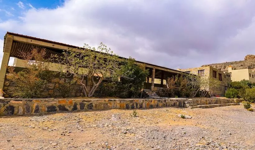 هتل Hoota Guest House