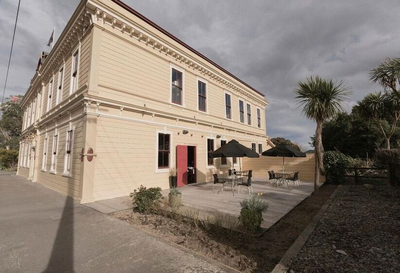 The Royal Hotel Featherston   Boutique