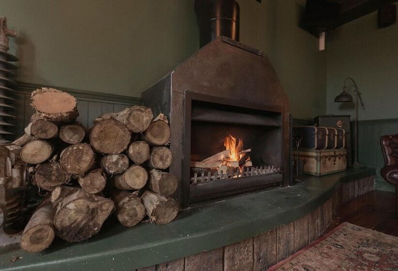 The Royal Hotel Featherston   Boutique