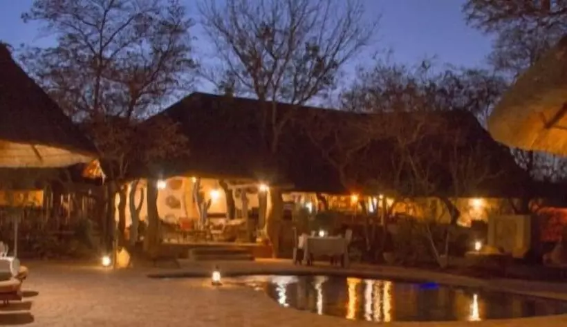 Hotelli Bateleur Tented Safari Lodge And Bush Spa