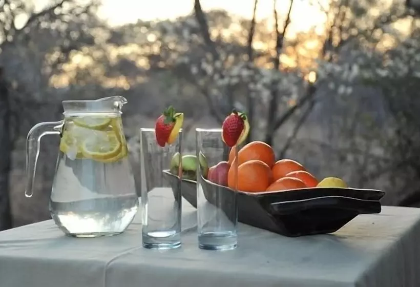 Hotelli Bateleur Tented Safari Lodge And Bush Spa