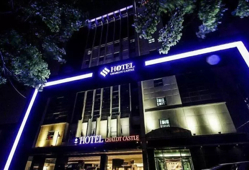 Hotelli Charlot Castle