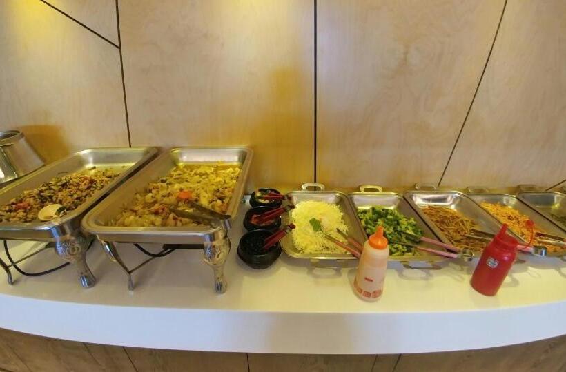 Hotel Charlot Castle