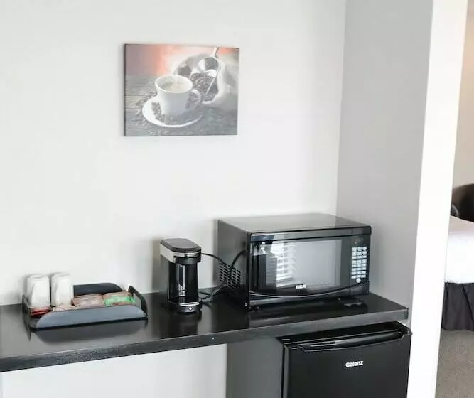 Hotelli Sportsman's Inn On The Harbour Front