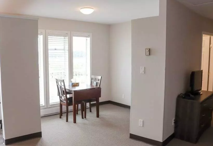 Hotelli Sportsman's Inn On The Harbour Front