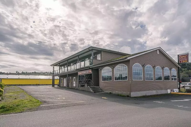 Hotelli Sportsman's Inn On The Harbour Front