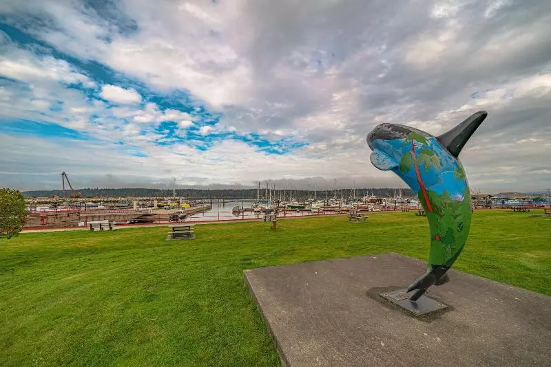 Hotelli Sportsman's Inn On The Harbour Front