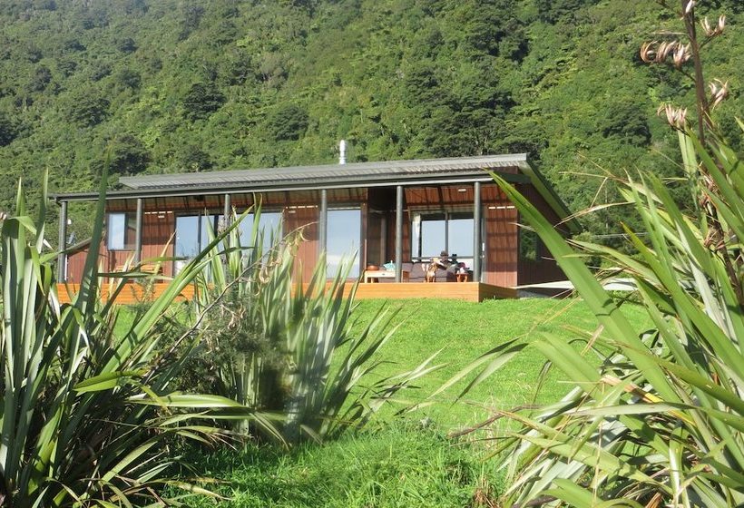 Bed & Breakfast Kiwi Cabin And Homestay At Koru With Hot Tub