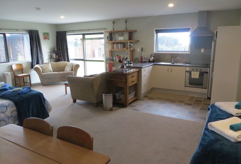 住宿加早餐  Kiwi Cabin And Homestay At Koru With Hot Tub