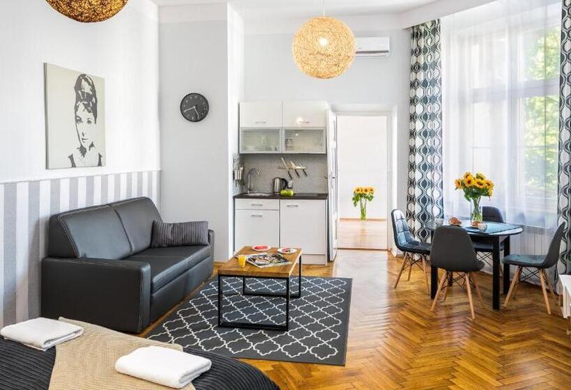 Old Town Residence Bis