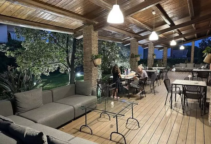 Ottomood B&b And Apartments