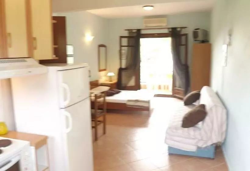 Pefka Studios & Apartments