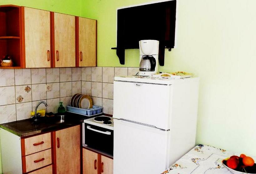 Pefka Studios & Apartments