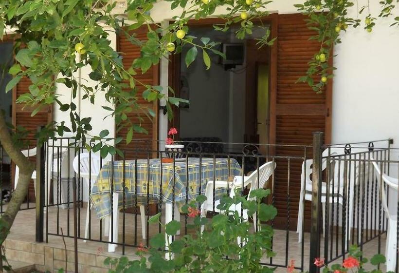 Pefka Studios & Apartments