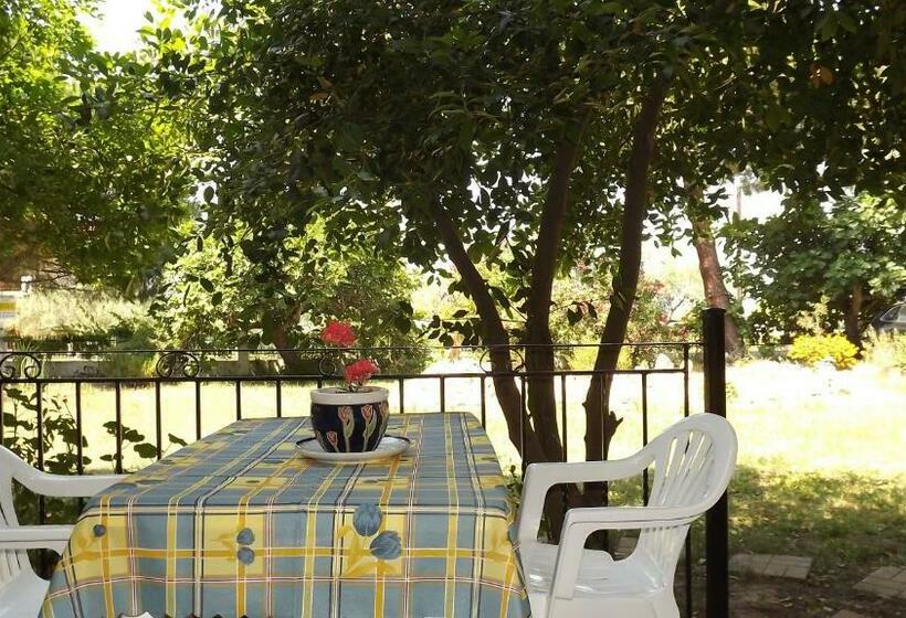 Pefka Studios & Apartments