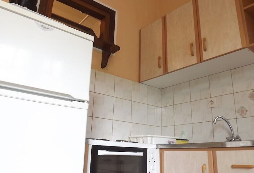 Pefka Studios & Apartments