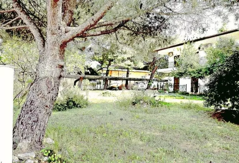 Pefka Studios & Apartments