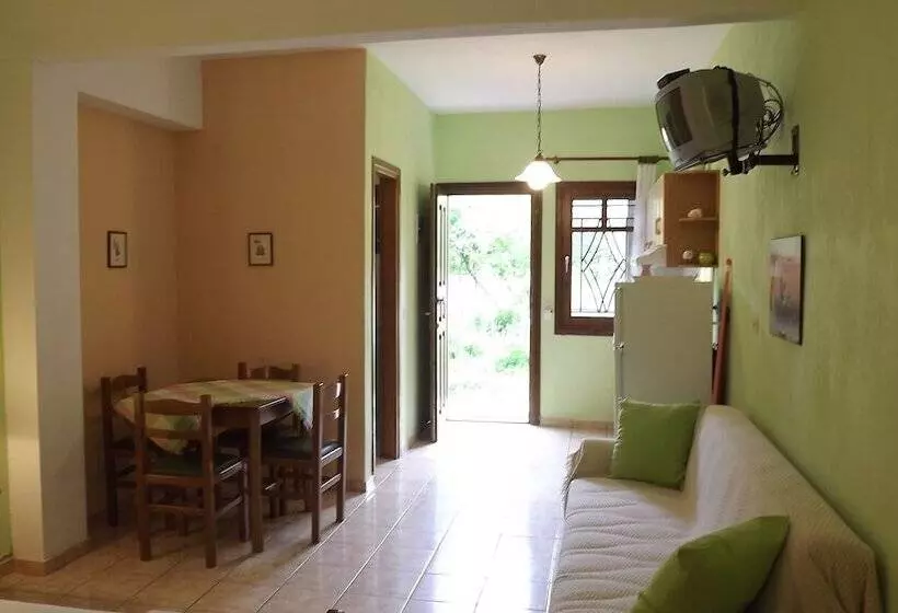 Pefka Studios & Apartments