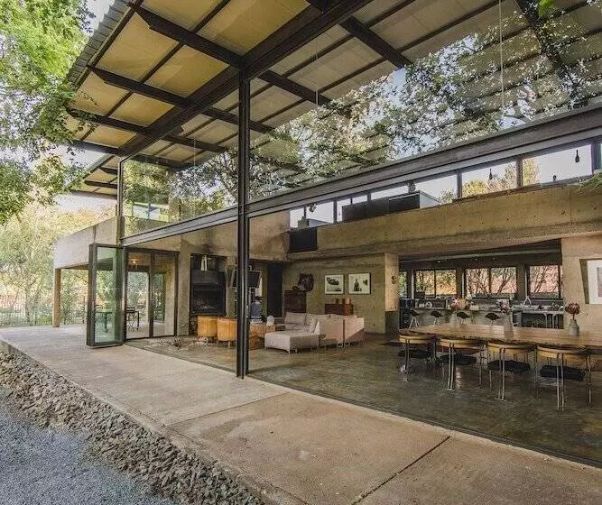 ペンション Celtis House