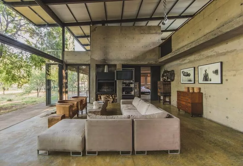 ペンション Celtis House